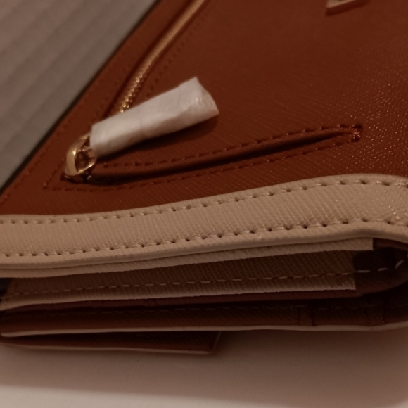 Badgley Mischka Brown & Cream Colorblock Clutch /Wallet Nwt Decorative Studs - Picture 8 of 8